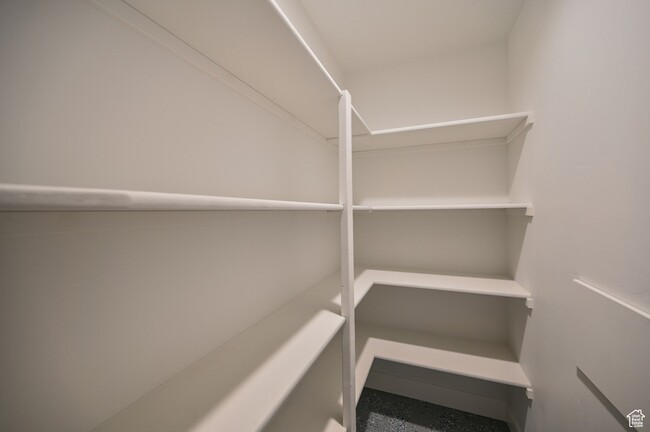 Building Photo - 16087 S Truss Dr