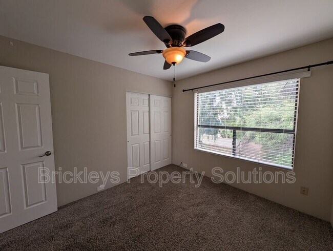Building Photo - 4820 E Winston Dr