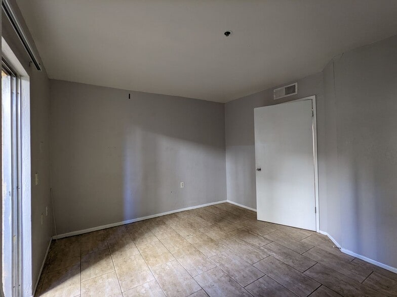 Building Photo - 12221 W Bell Rd