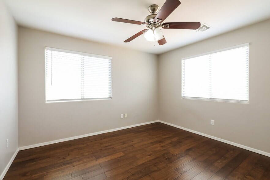 Building Photo - 7655 W Tight Line Dr