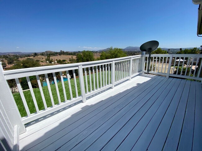 Building Photo - Executive 5 BR Home With Pool RV Parking H...