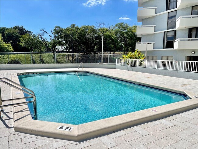 Building Photo - 2501 Brickell Ave