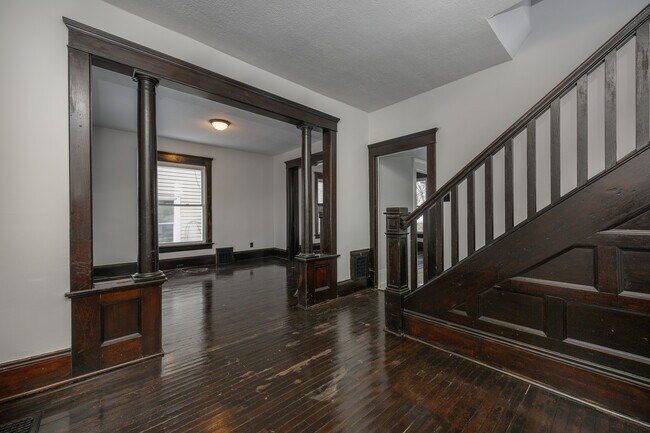 Building Photo - 1303 Rowland Ave NE