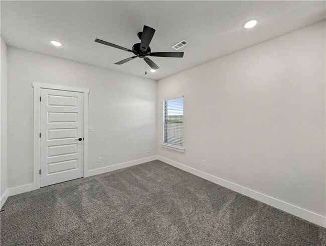 Building Photo - 6907 SW High Meadow Blvd