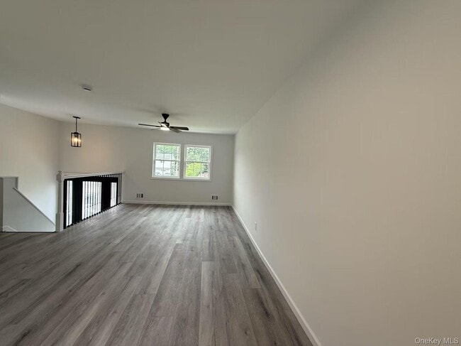 Building Photo - 495 Hawkins Rd