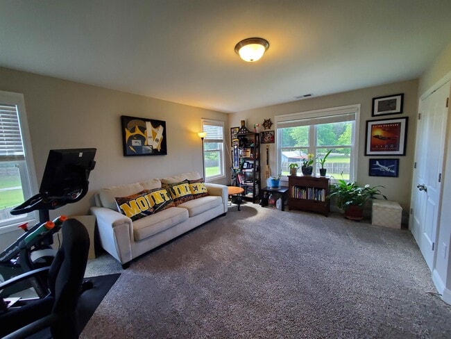 Building Photo - 106 Ridge Cove Ln