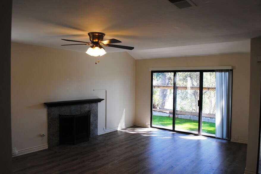 Building Photo - 5821 Portobelo Ct