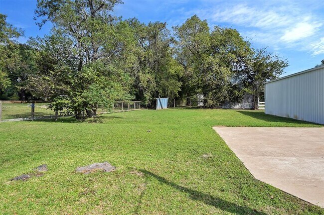 Building Photo - 18010 Mueschke Rd