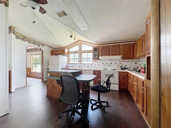 Building Photo - 201 Blackcloud Ln