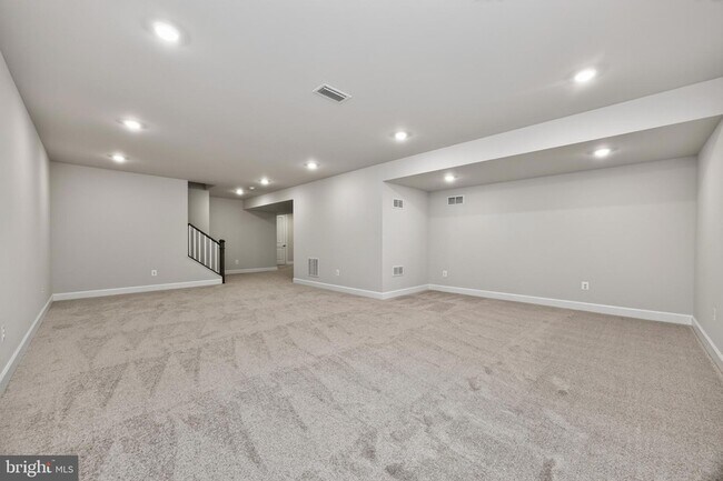 Building Photo - 1422 Gilray Dr