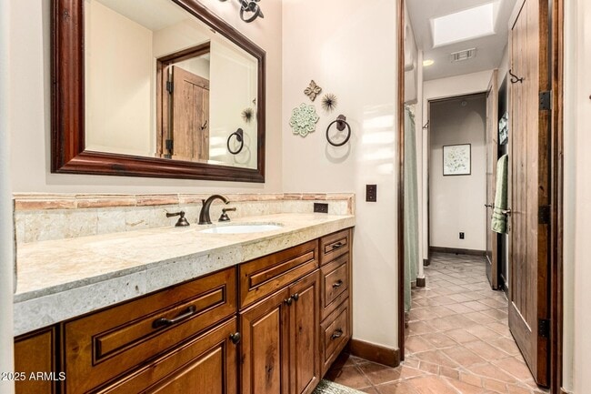 Building Photo - 1930 E Desert Willow Dr