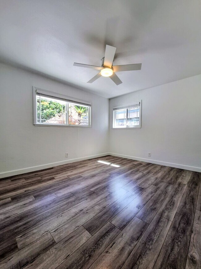 Building Photo - 10501 Observatory Dr