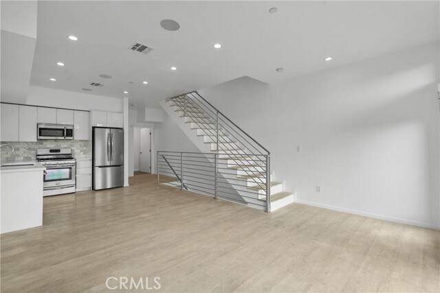 Building Photo - 6009 Barton Ave