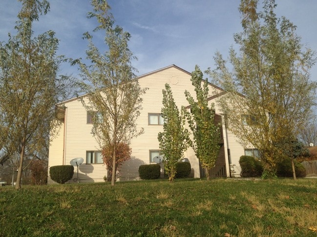 Building Photo - Royal Arms