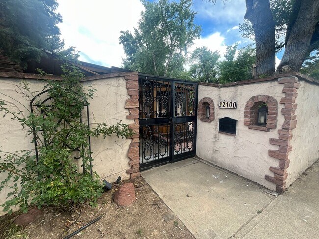 Primary Photo - 2100 Baseline Rd