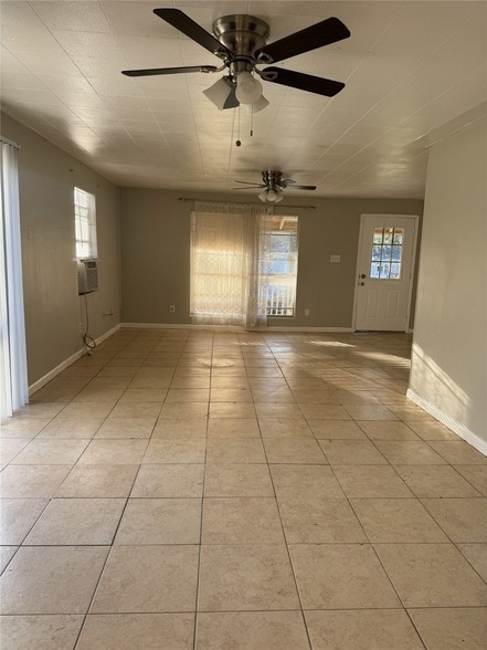 Building Photo - 705 Smokey River Bend