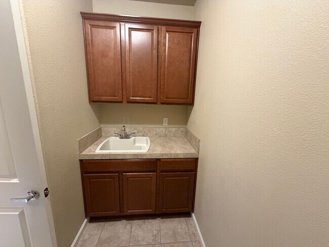 Building Photo - 3 Bedroom Home in Sparks Gated Community!