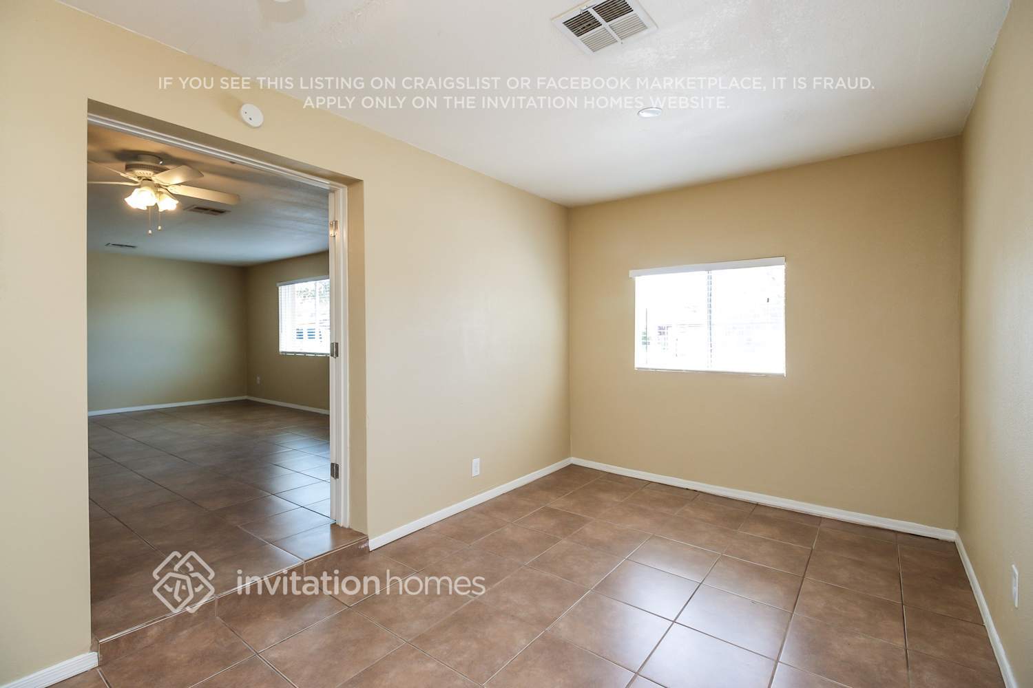 Building Photo - 2204 E Beverly Ln