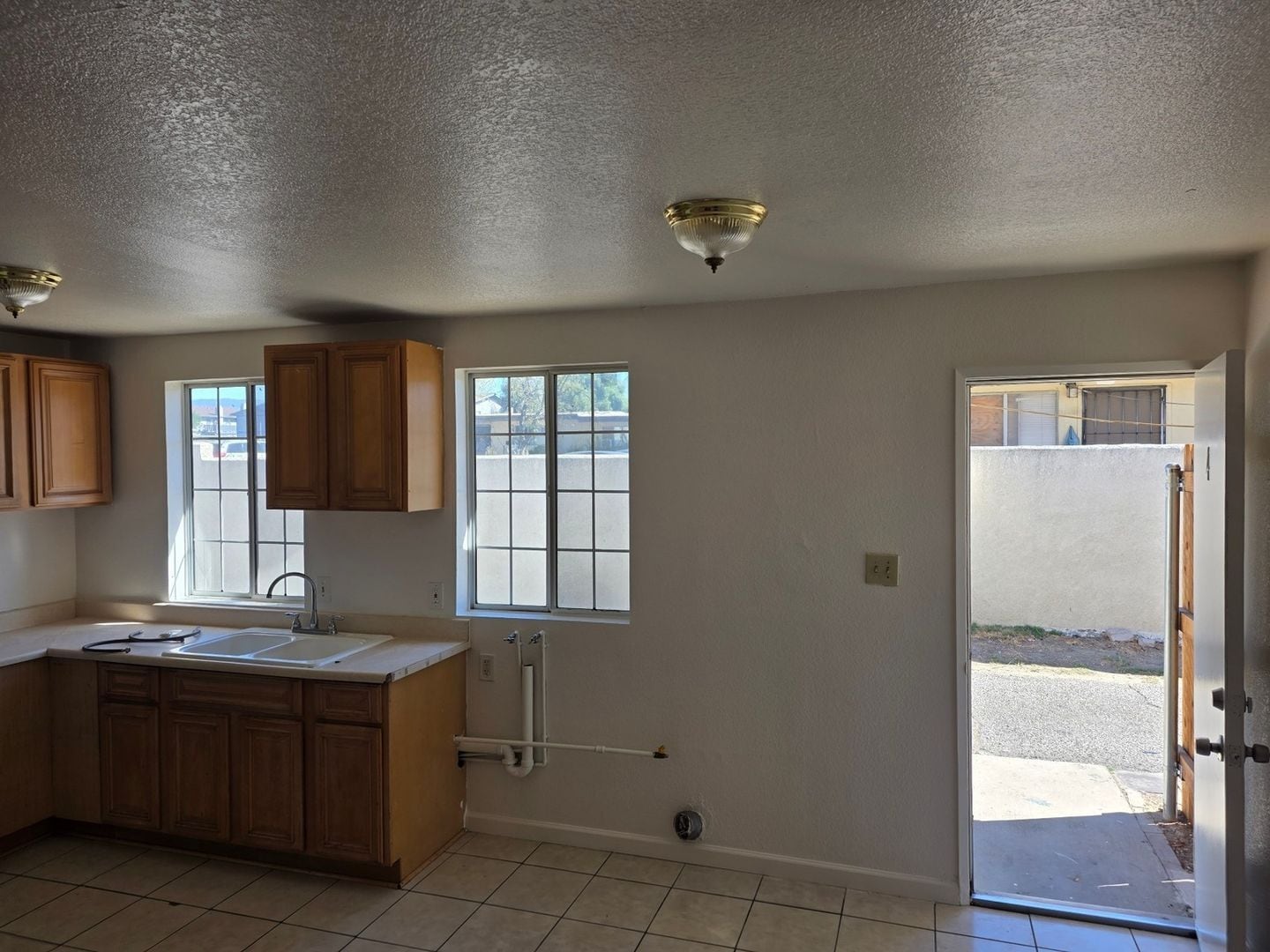 Building Photo - 16594 Orange Way