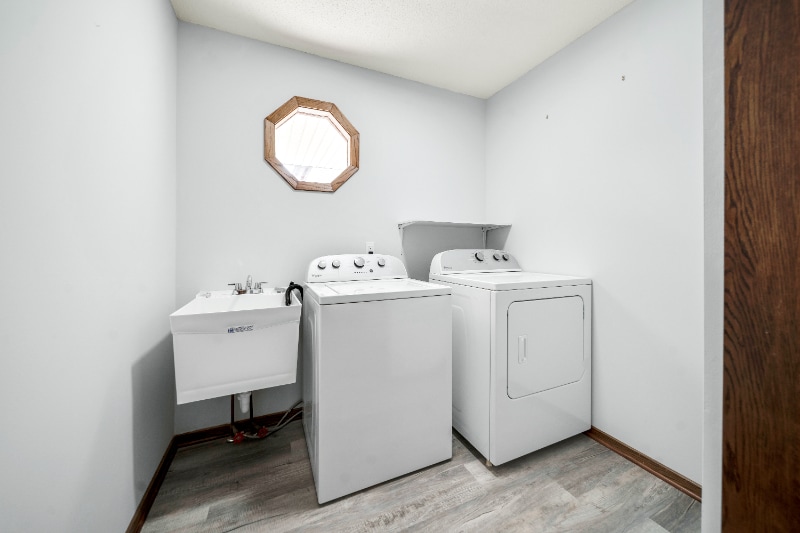 Building Photo - 15600 47th Ave N