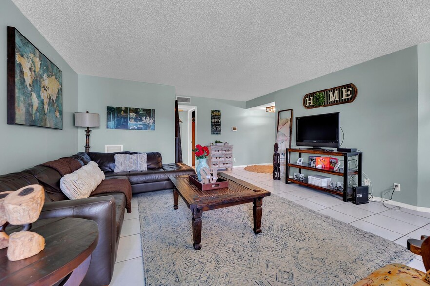 Building Photo - 5650 Camino del Sol