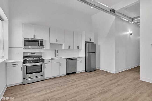 Interior Photo - 4725 N Western
