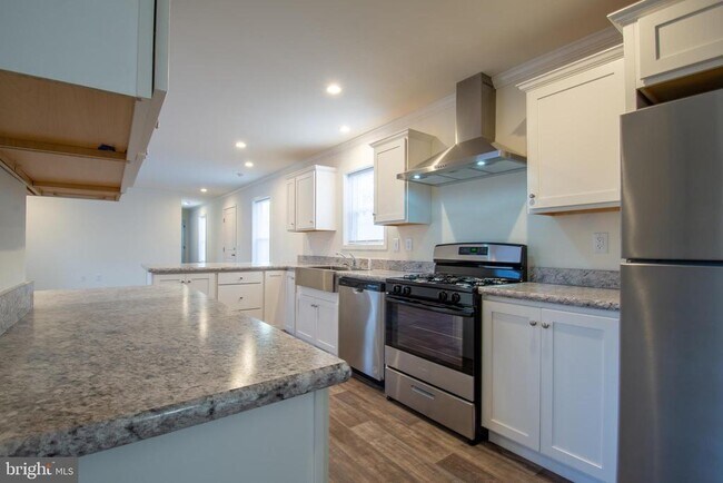 Building Photo - 19 Loxley Ln