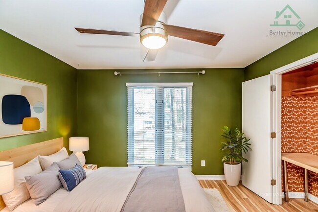 Building Photo - Cozy 2 Bedroom Unit in Raleigh!