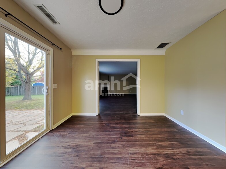 Building Photo - 10755 Talisman Dr