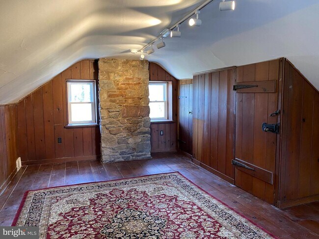 Building Photo - 1241 Taylorsville Rd