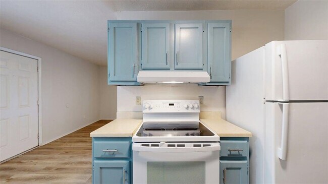 Building Photo - 1002 Verde Dr