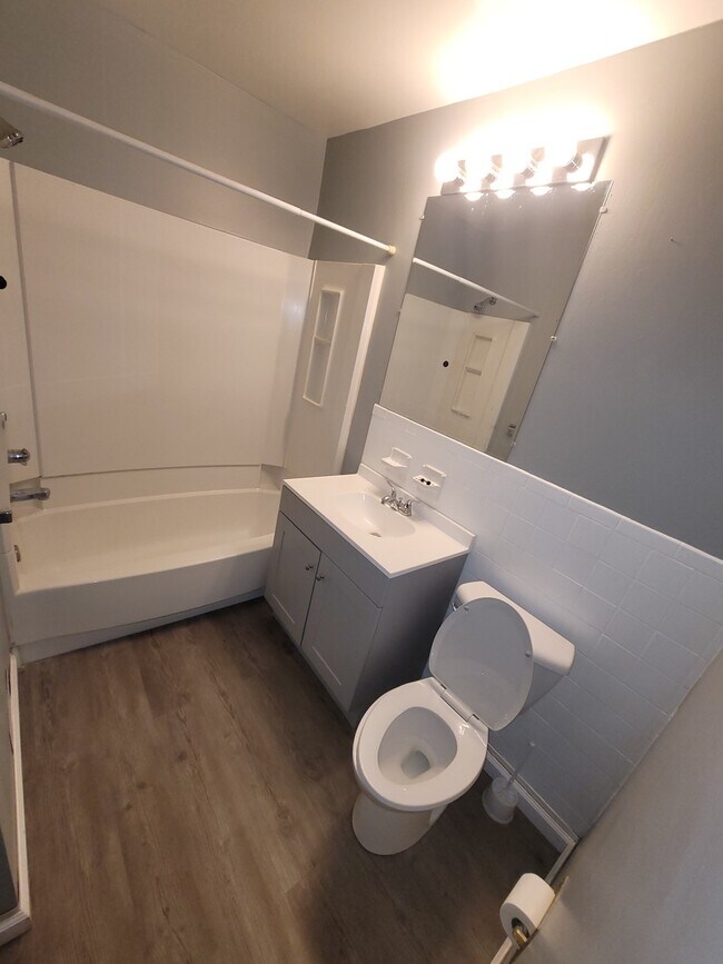 Building Photo - 2500 Topsfield Rd