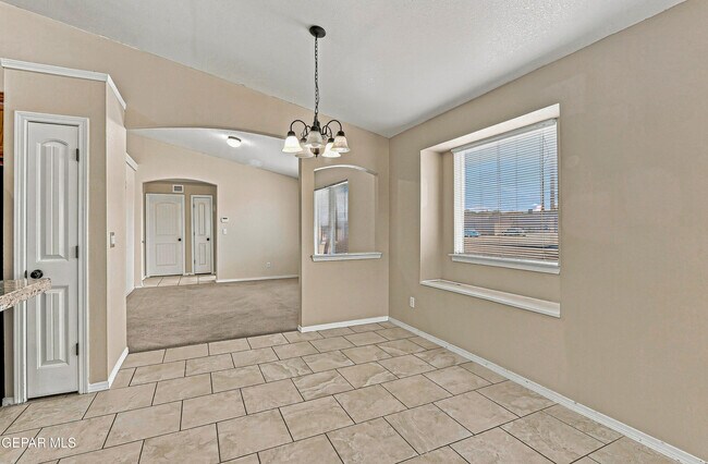 Building Photo - 11412 Flor Veronica Dr