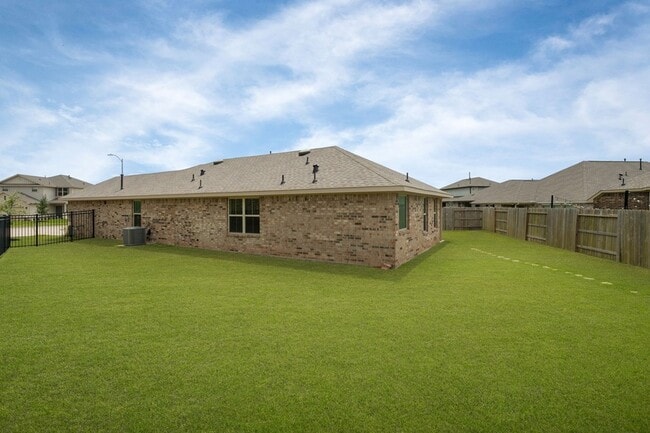 Building Photo - 413 Aurora Creek Ln