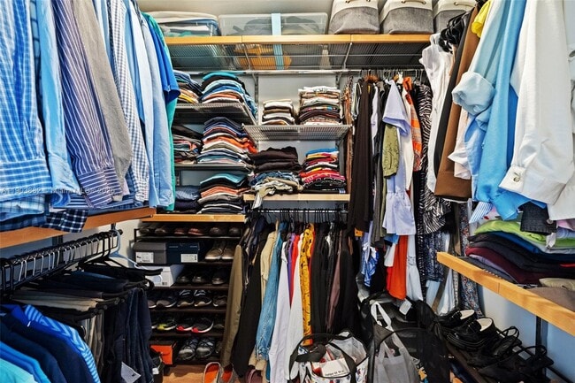 Building Photo - 2475 Brickell Ave