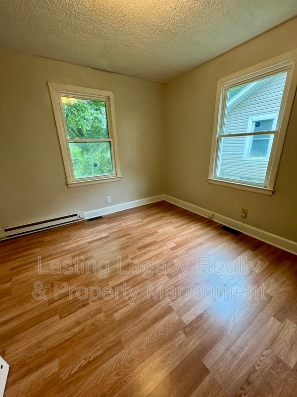 Building Photo - 1423 Marne St