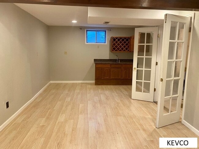 Building Photo - Sweet Home - Central Fort Collins!