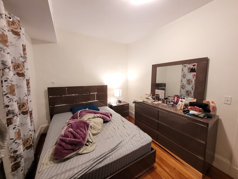 Building Photo - 74 Myrtle St