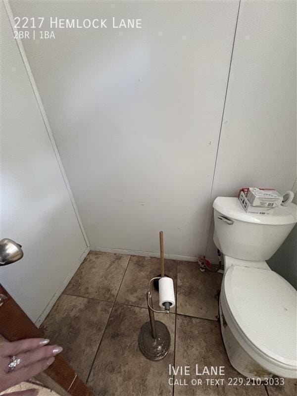 Building Photo - 2217 Hemlock Ln