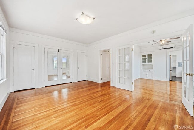 Building Photo - 1375 Sacramento St