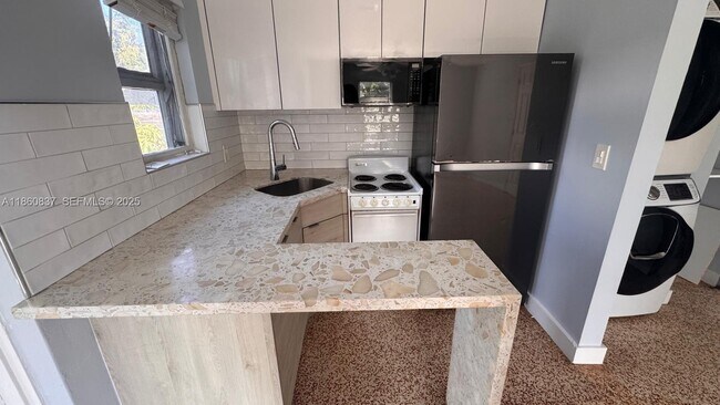 Building Photo - 1116 NE 16th Terrace