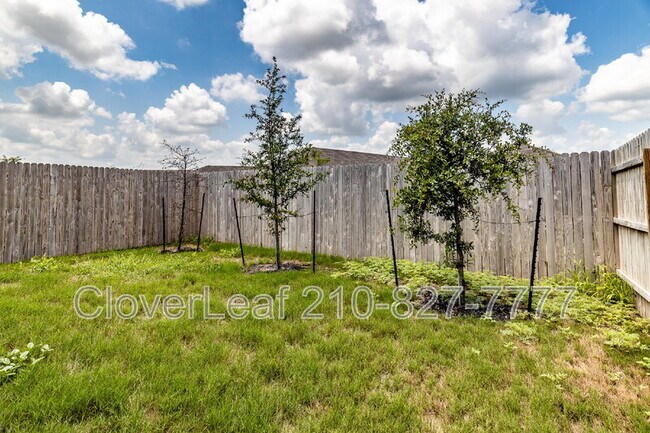 Building Photo - 3833 Millbrook Wy