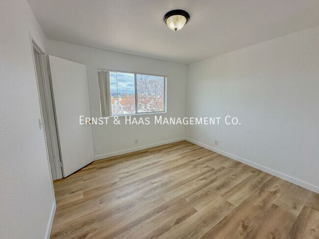 Building Photo - 1080 St Louis Ave