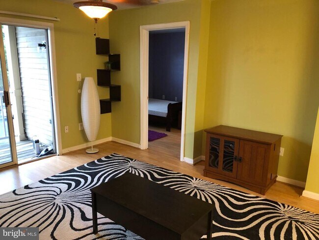 Building Photo - 1055 Gardenview Loop