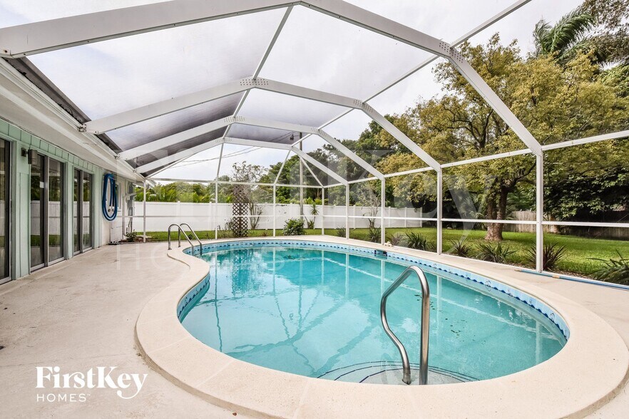 Building Photo - 1419 Argyle Dr