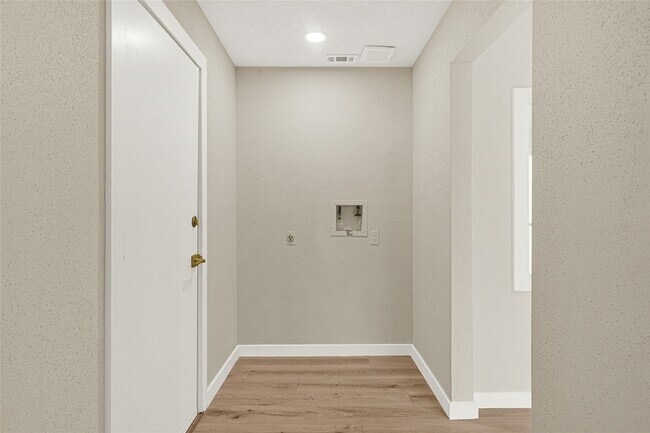 Building Photo - 6507 Paso Del Sol Dr