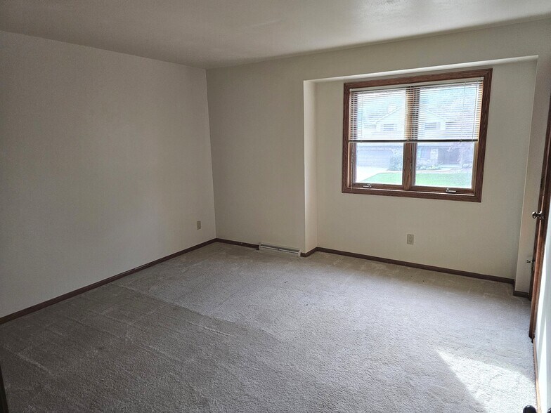 bedroom 3 - 2912 Ivanhoe Gln
