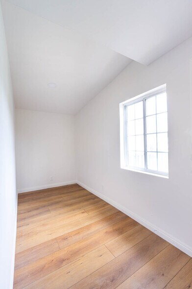 Building Photo - 1729 Kent St