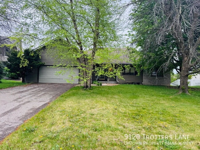 Building Photo - 9120 Trotters Ln