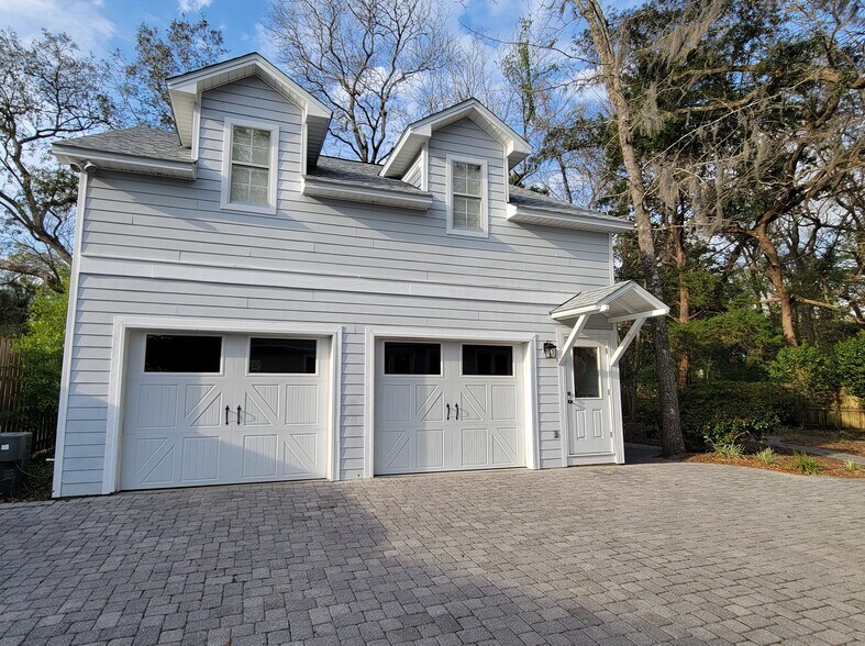 Building Photo - 45 S Blue Heron Dr